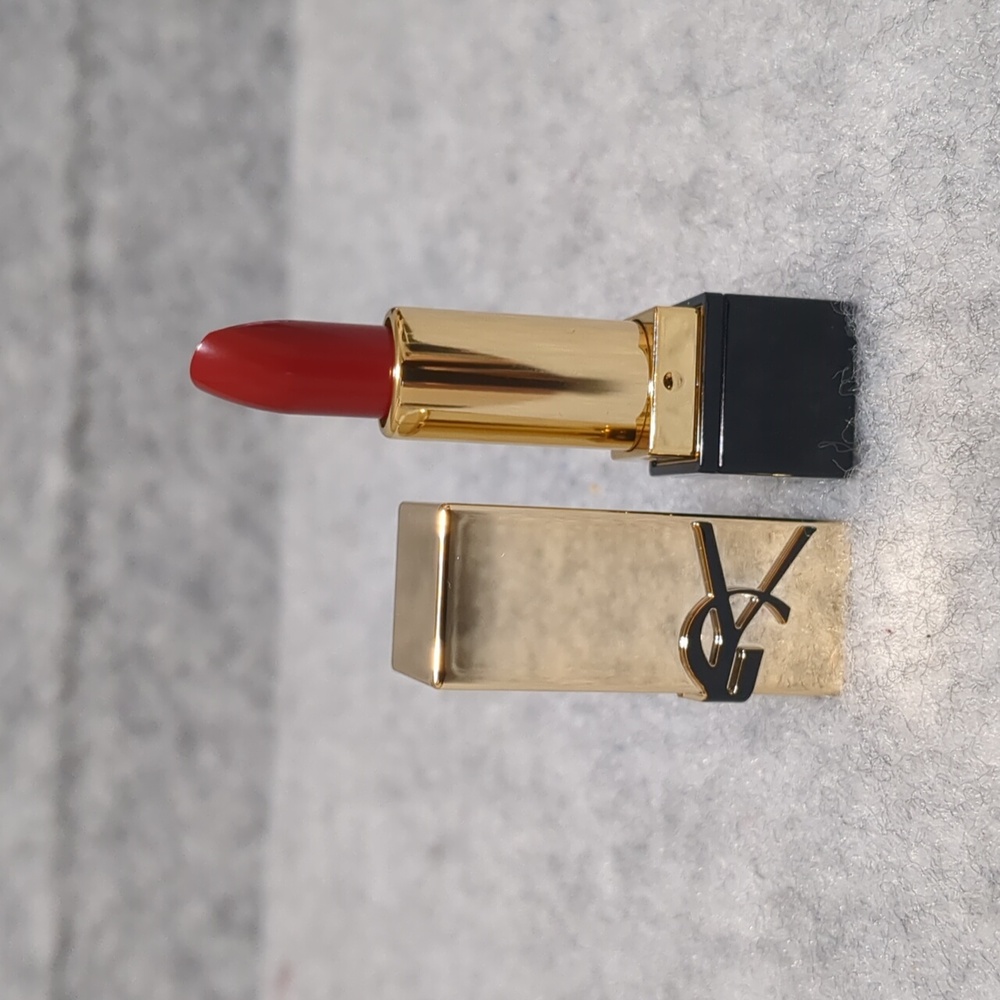Yves Saint Laurent Rouge Pur Couture Lipstick RM 62 NWOT